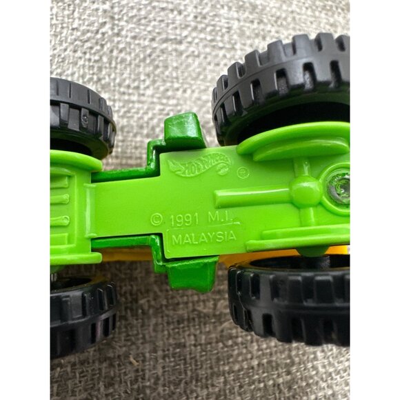 Hot Wheels 1991 Vintage Die-Cast Toy Tractor Front Loader - Picture 6 of 6